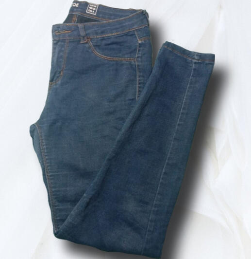 Pantalón Sybilla | ZOE, color azul, tiro medio, talle 38: $300
