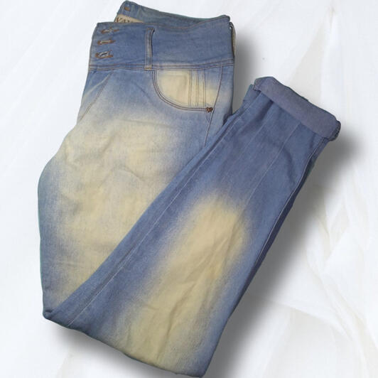 Pantalon Diway, color celeste, talle 44: $350