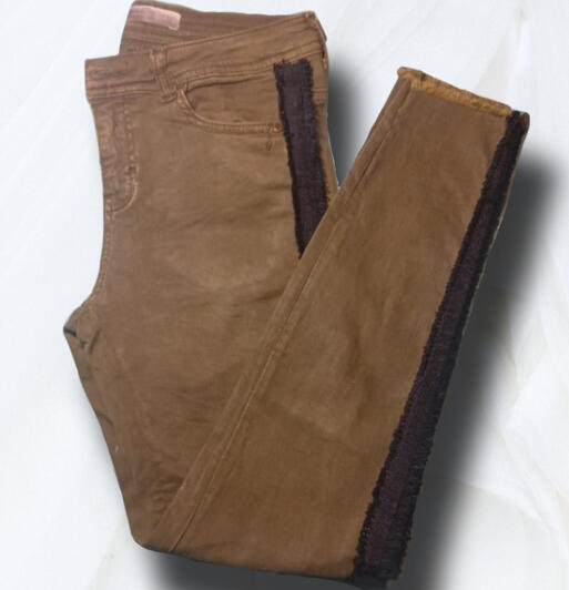 Pantalón Zara Basic, verde aceituna, talle 36: $300
